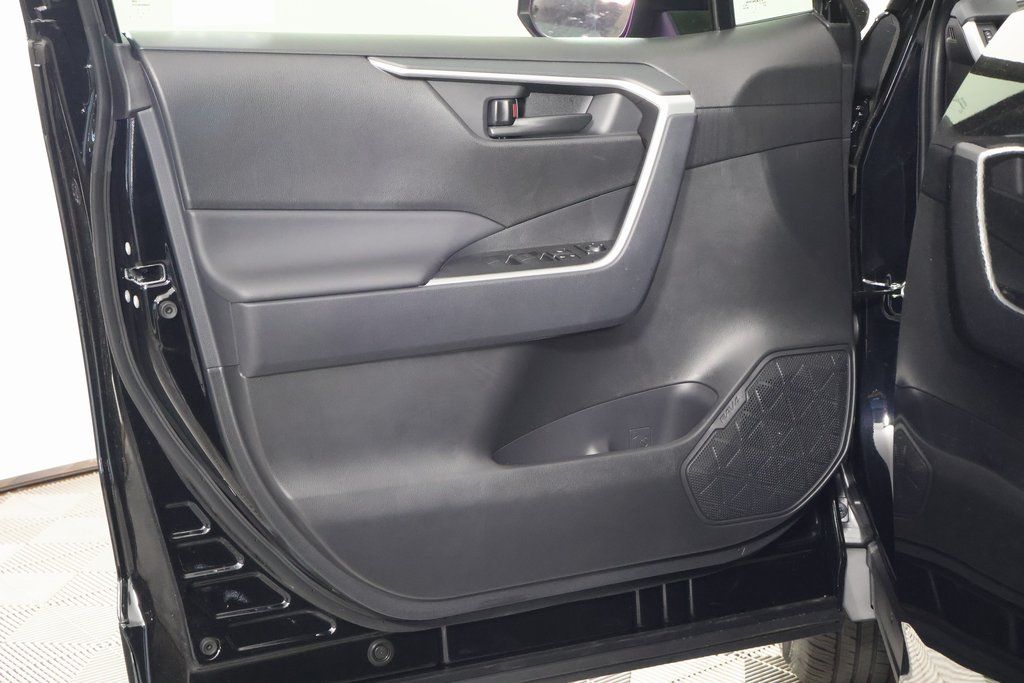 Thumbnail: 2025 Toyota RAV4 - 12