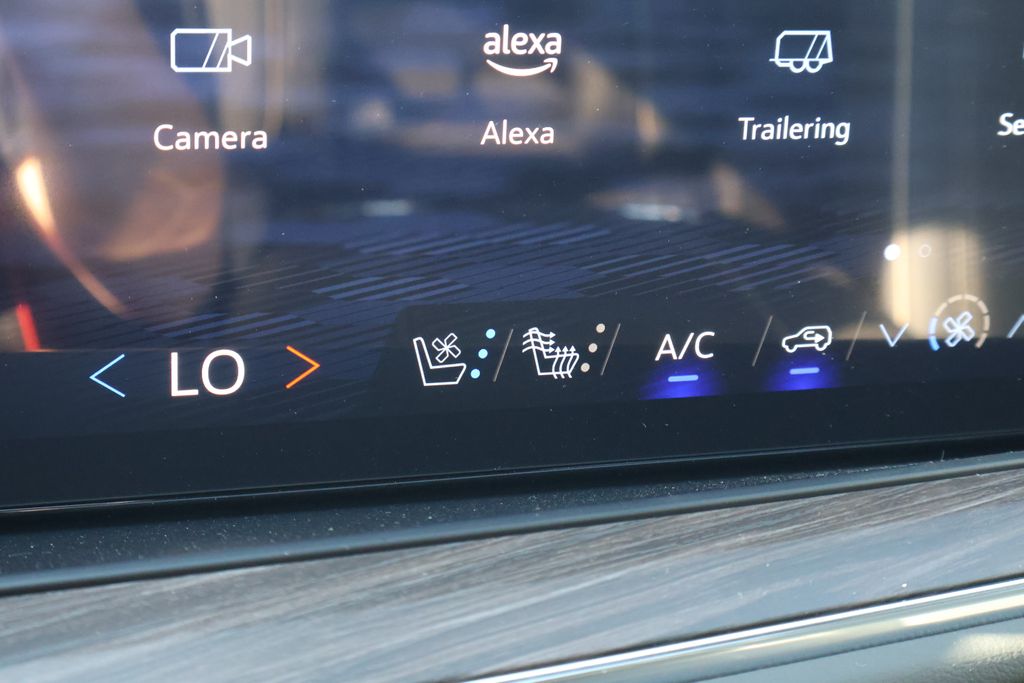 Thumbnail: 2025 Chevrolet Suburban - 29