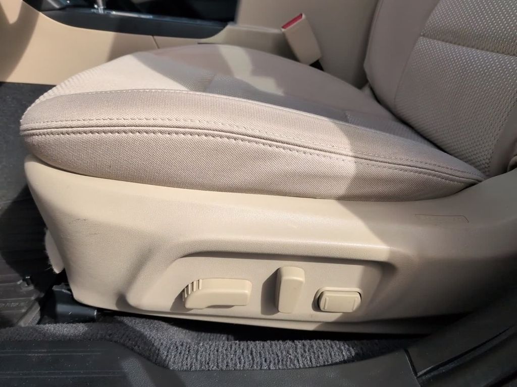 Used 2017 Gray Subaru 2.5i Premium image 20