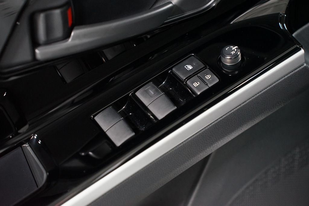 Thumbnail: 2024 Toyota bZ4X - 28