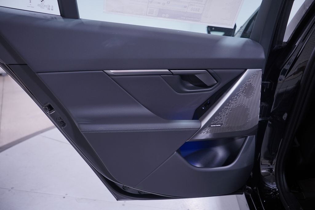 Thumbnail: 2026 BMW i5 - 14