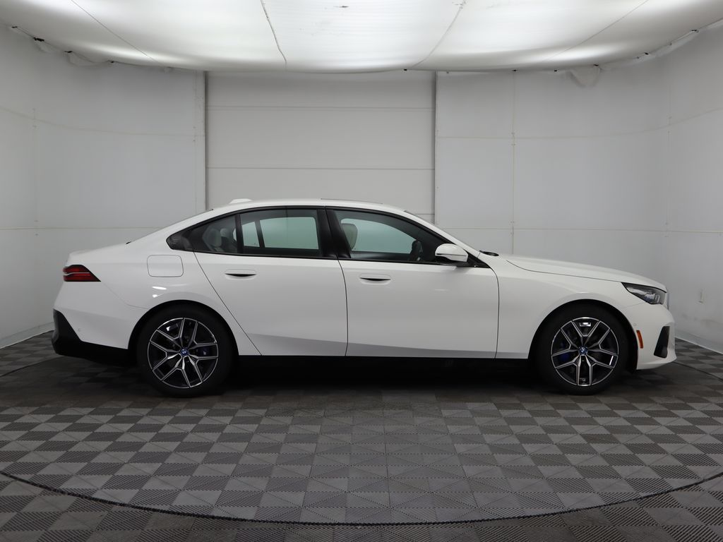 Thumbnail: 2024 BMW i5 - 4