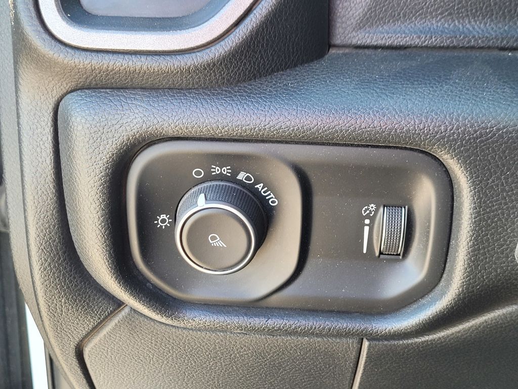 Used 2021 White Ram Tradesman Dump Truck image 25