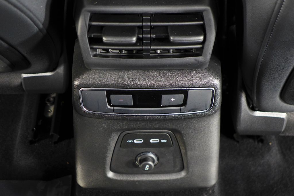 Thumbnail: 2023 Audi Q4 e-tron - 24