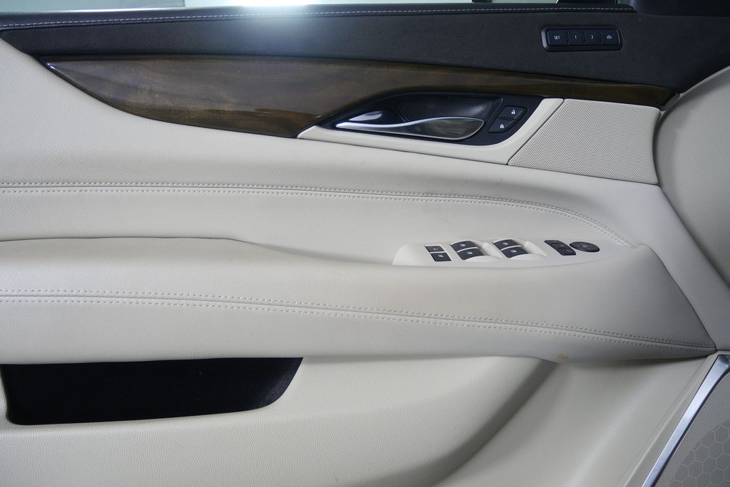 Thumbnail: 2020 Cadillac Escalade - 8