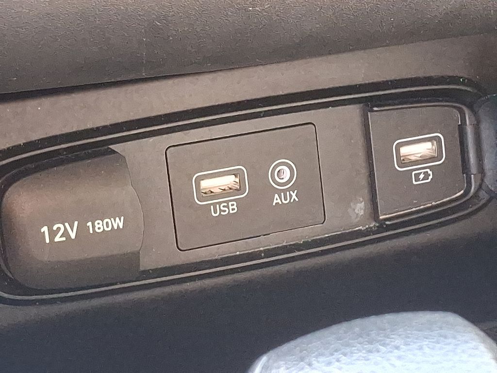 2020 Hyundai Santa Fe SE 22