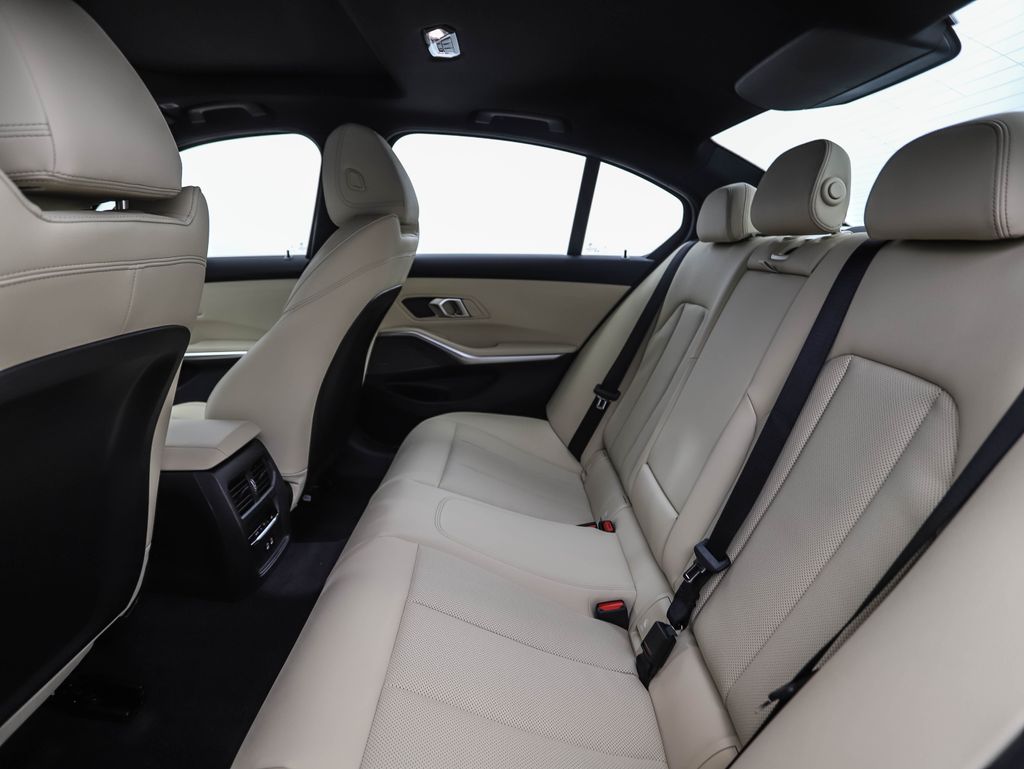 Thumbnail: 2026 BMW 3 Series - 23