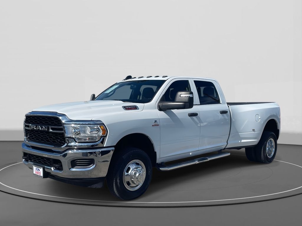 2023 RAM 3500 Tradesman Crew Cab LB DRW 4WD