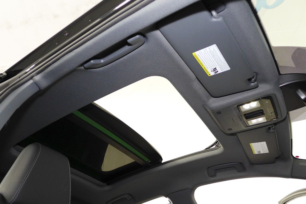 Thumbnail: 2023 Audi Q4 e-tron - 18