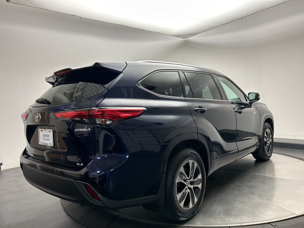 Thumbnail: 2021 Toyota Highlander - 5