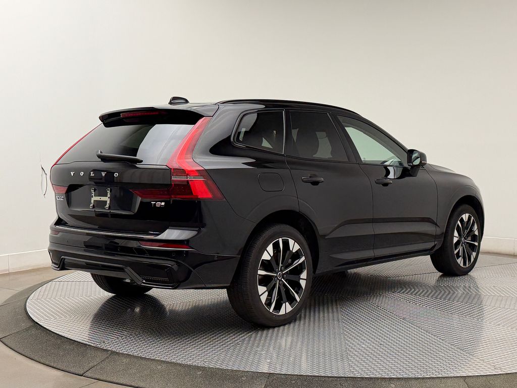 Thumbnail: 2026 Volvo XC60 - 8