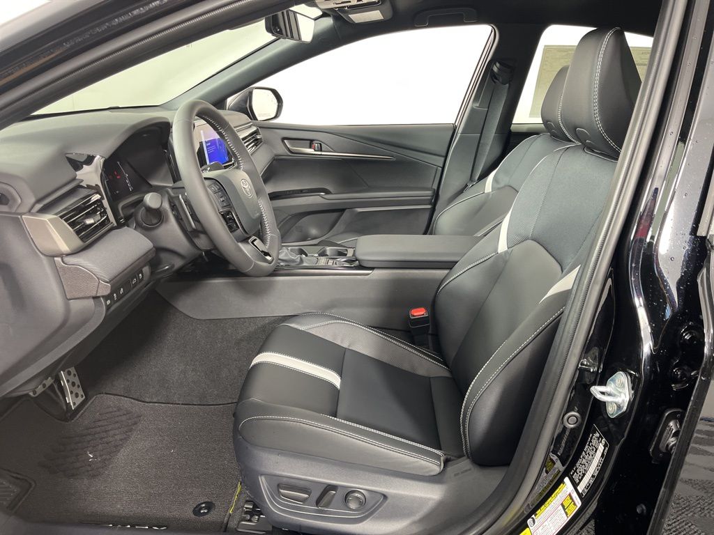 2025 Toyota Camry SE 21