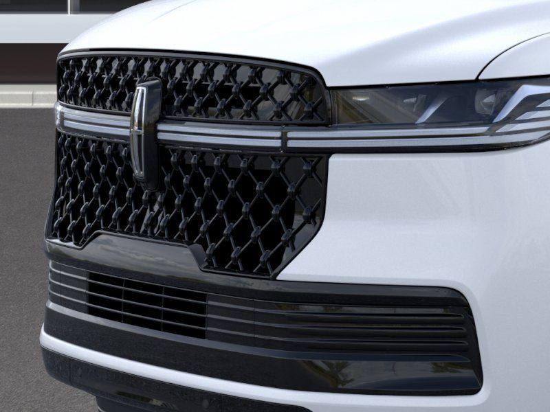 Thumbnail: 2026 Lincoln Navigator L - 17