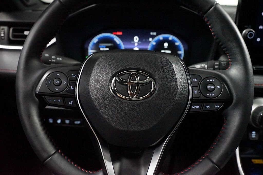 Thumbnail: 2025 Toyota RAV4 - 12