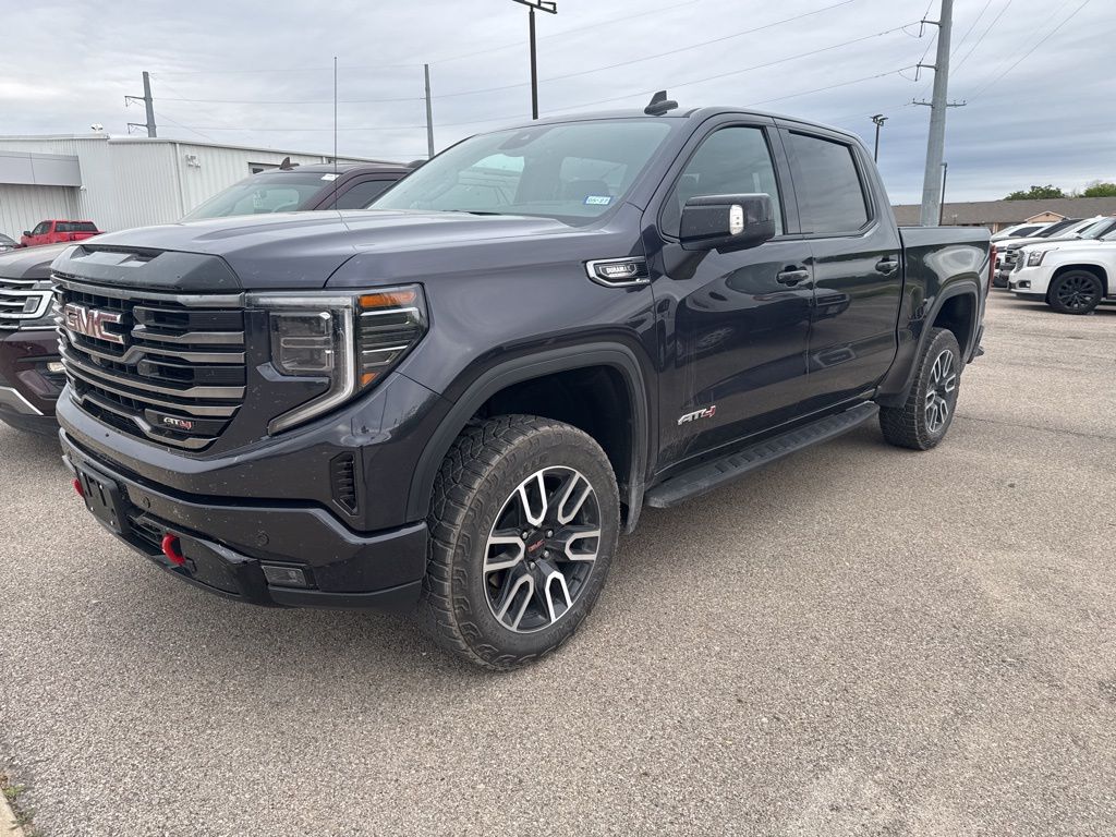 2025 GMC Sierra 1500 AT4 Crew Cab 4WD