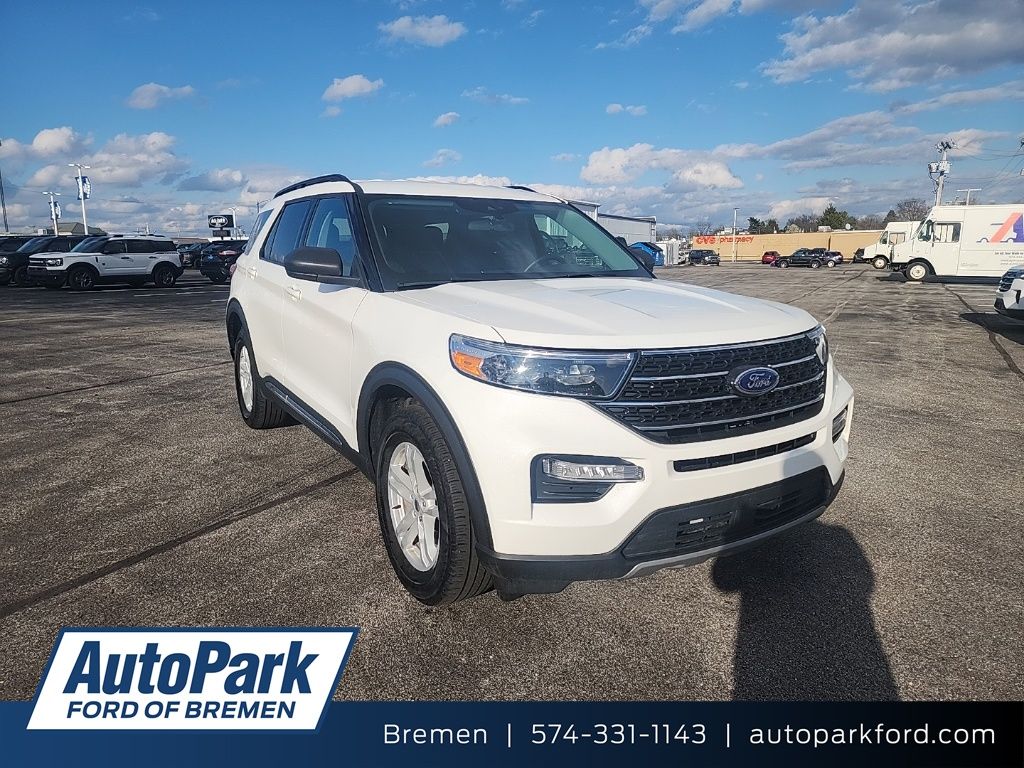 Star White Metallic Tri-Coat 2024 Ford Explorer XLT AWD SUV / Crossover All-Wheel Drive Automatic