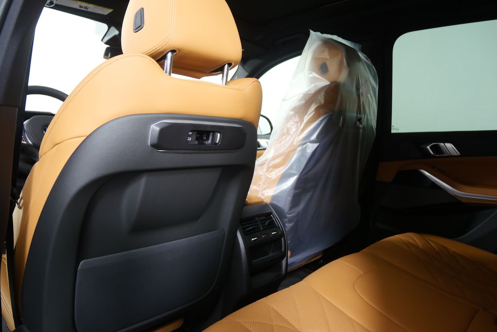 Thumbnail: 2026 BMW X5 - 17