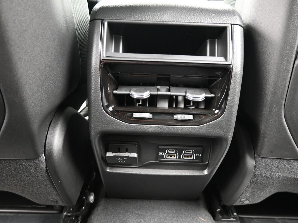 New 2025 Velvet Red Pearlcoat Jeep Laredo image 30