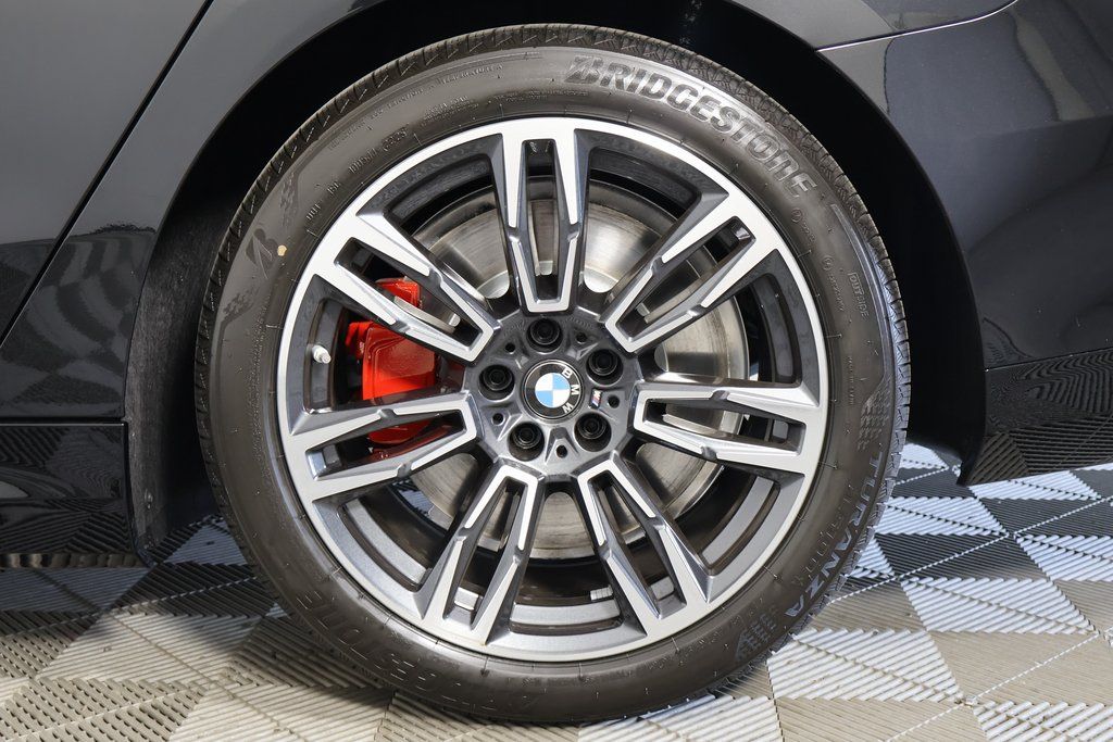 Thumbnail: 2026 BMW 5 Series - 10