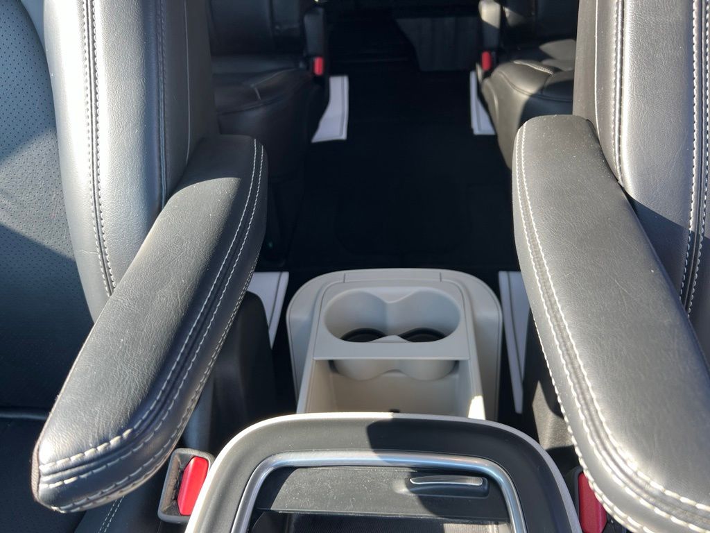 Used 2023 Chrysler Pacifica Van