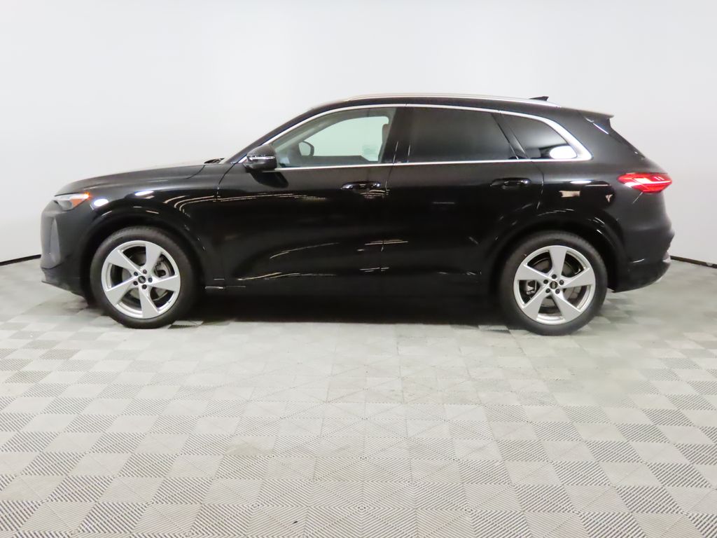 Thumbnail: 2025 Audi Q5 - 2