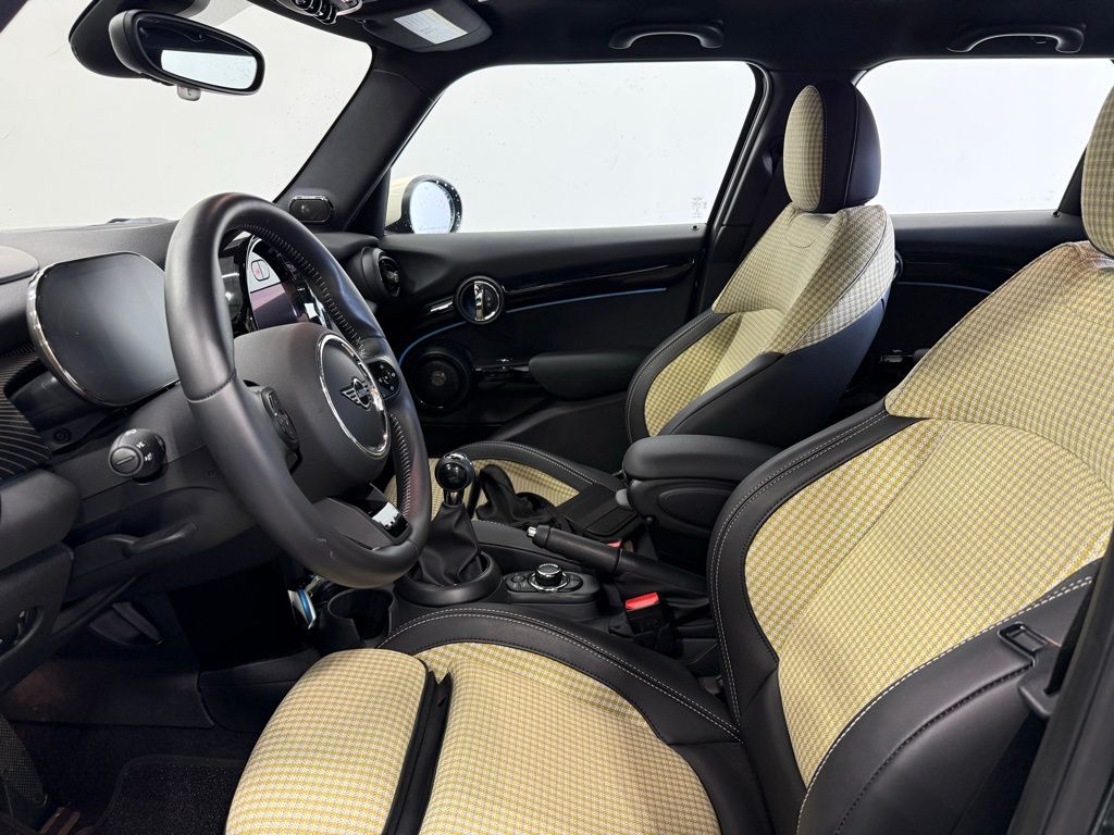Thumbnail: 2023 MINI Cooper - 9
