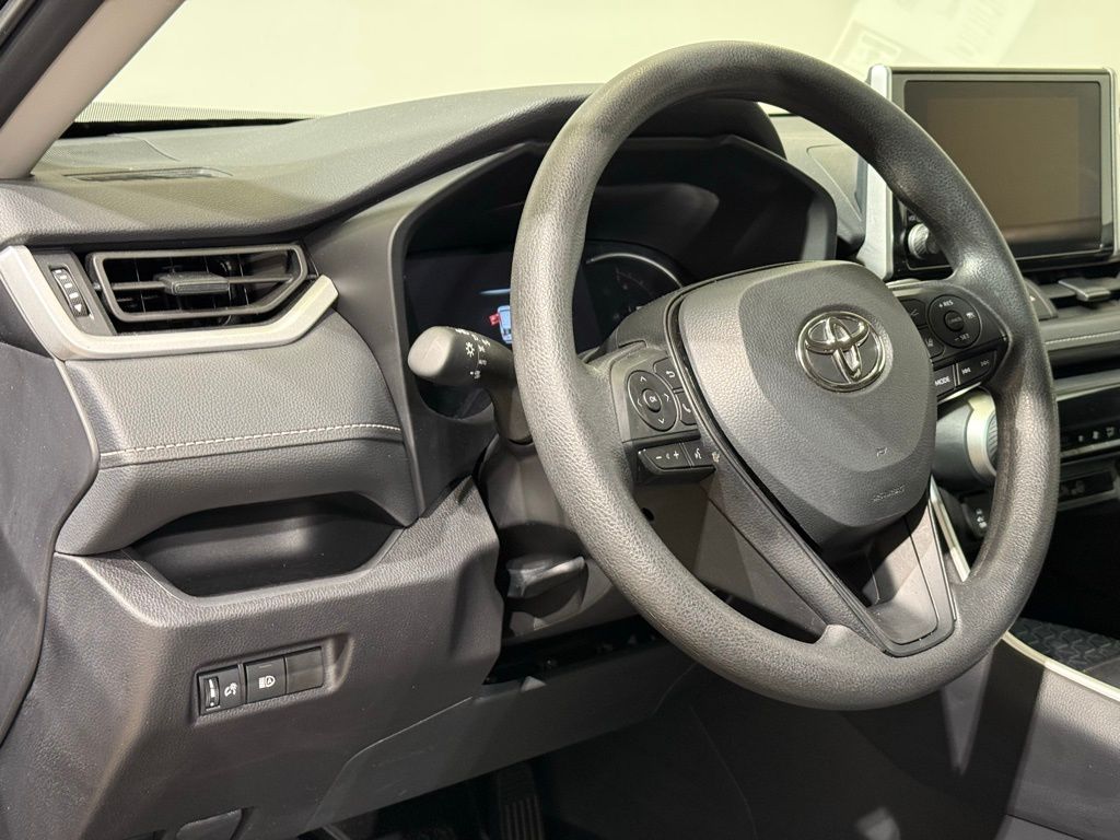 Thumbnail: 2025 Toyota RAV4 - 17