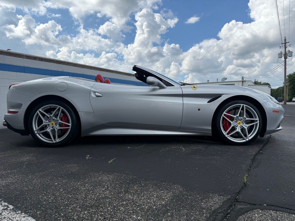 Thumbnail: 2017 Ferrari California - 6