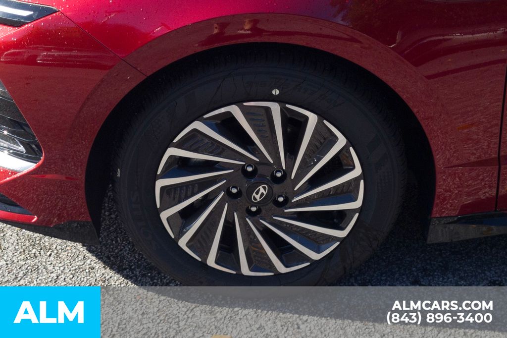 2025 Hyundai Sonata Hybrid SEL - Photo 11