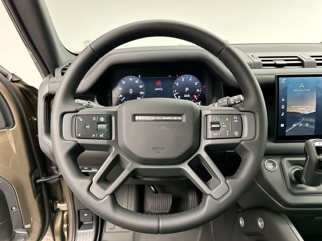 2025 Land Rover Defender 110 14