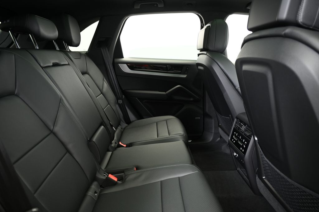 Thumbnail: 2024 Porsche Cayenne - 18