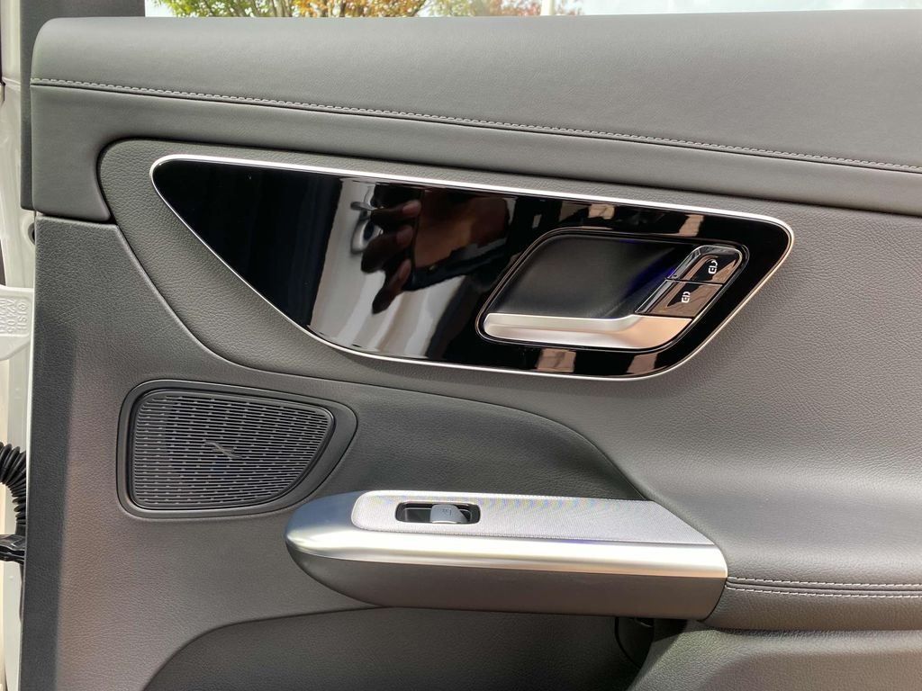 Thumbnail: 2025 Mercedes-Benz GLC - 14