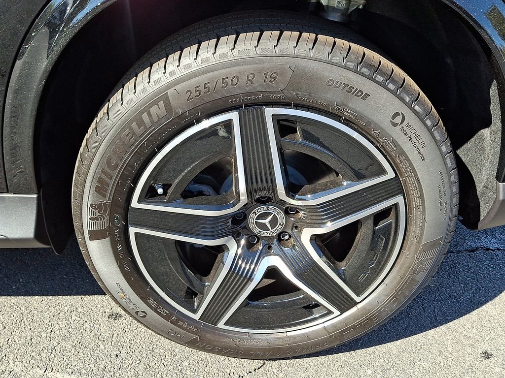 Thumbnail: 2026 Mercedes-Benz GLC - 5