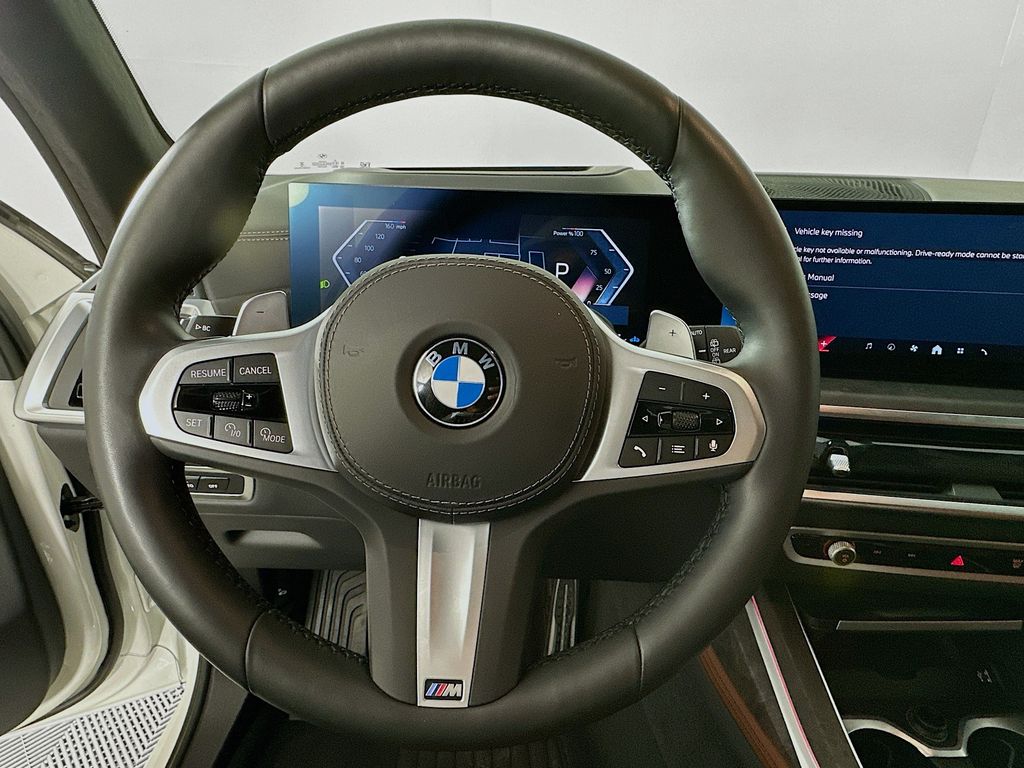 Thumbnail: 2025 BMW X7 - 11