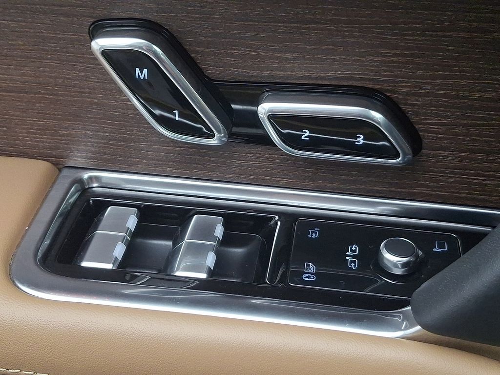 Thumbnail: 2024 Land Rover Range Rover - 27