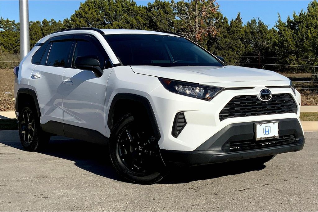 2021 Toyota RAV4 LE 12