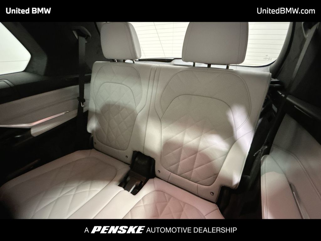 Thumbnail: 2026 BMW X7 - 22