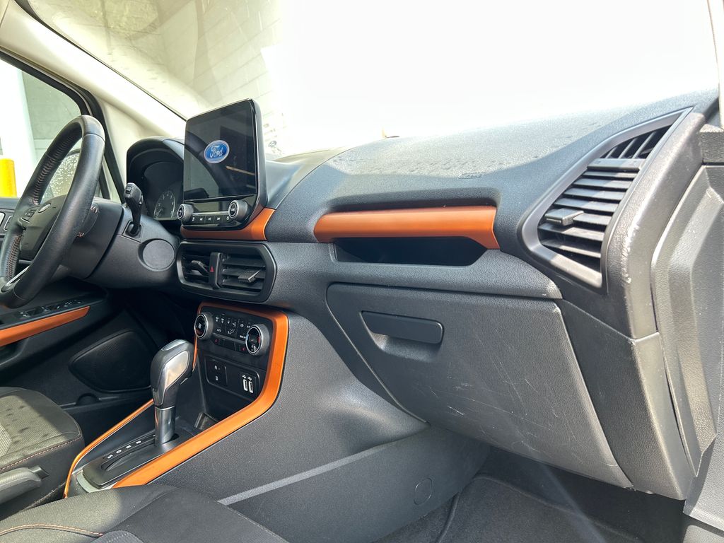 2021 Diamond White Ford EcoSport SE FWD SUV