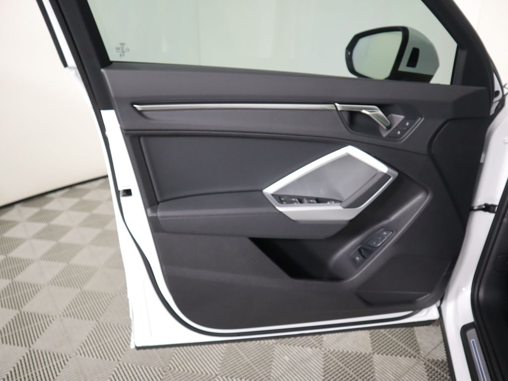 Thumbnail: 2025 Audi Q3 - 25