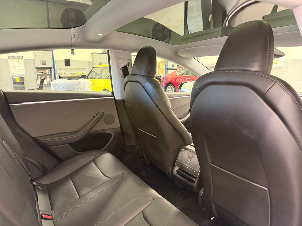 Thumbnail: 2025 Tesla Model 3 - 23