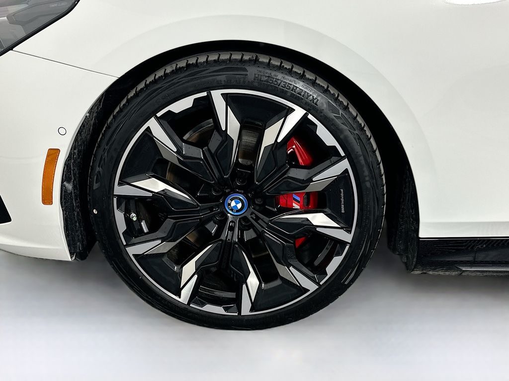 Thumbnail: 2024 BMW i5 - 23