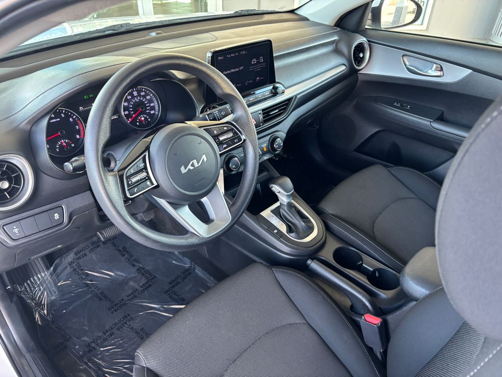Thumbnail: 2023 Kia Forte - 9