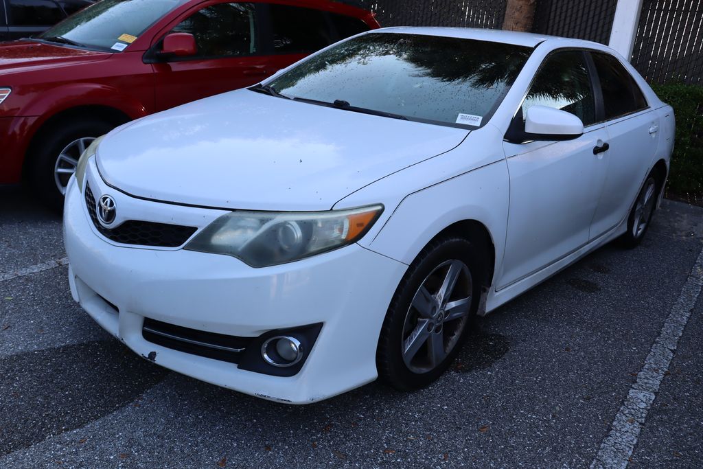 2013 Toyota Camry SE 2