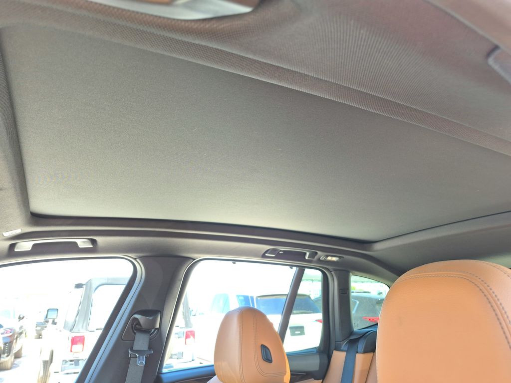 2022 BMW X3 xDrive30i White at Autostrade