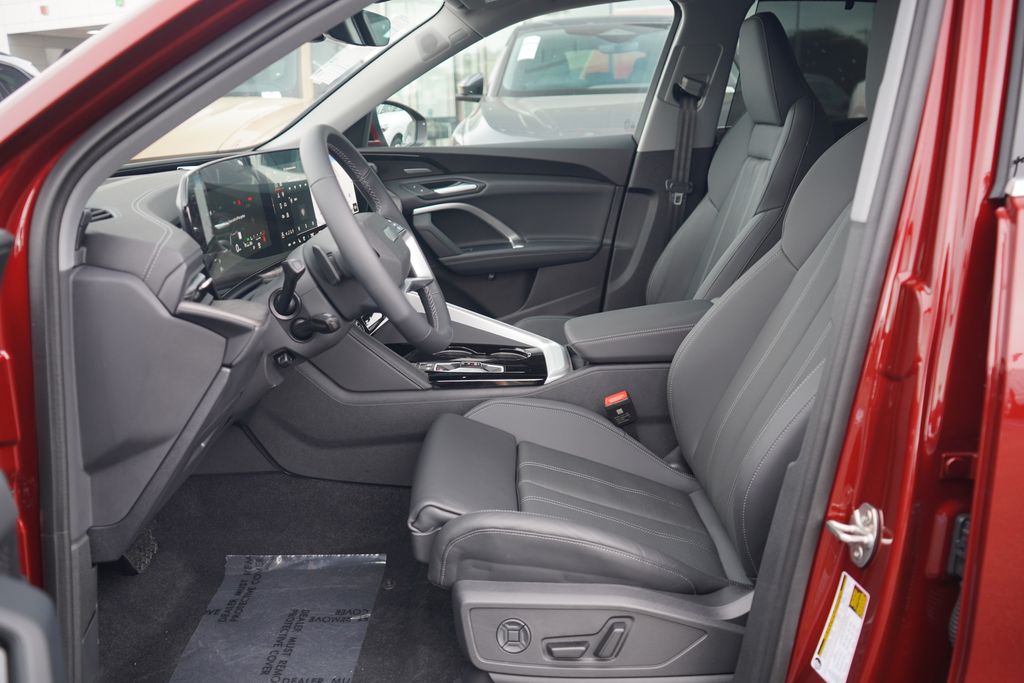 Thumbnail: 2025 Audi Q5 - 6