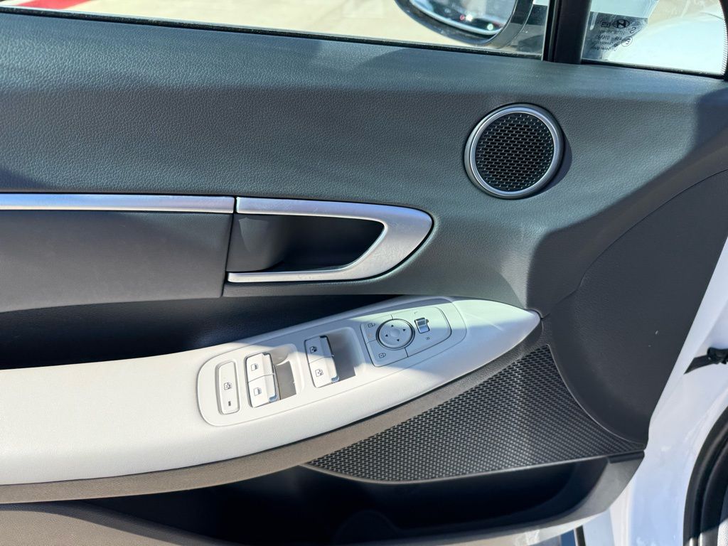 Thumbnail: 2024 Hyundai Sonata - 10