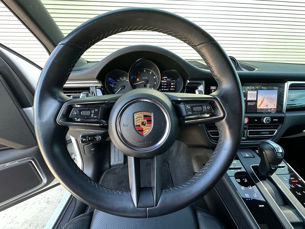 Thumbnail: 2023 Porsche Macan - 15