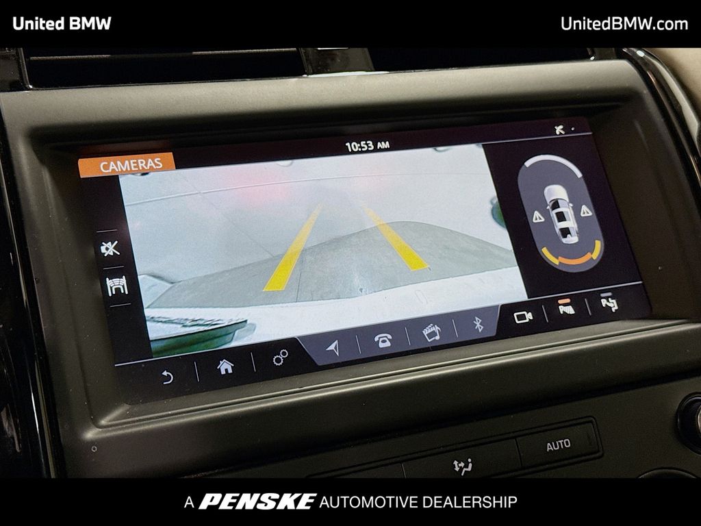 Thumbnail: 2019 Land Rover Discovery - 9