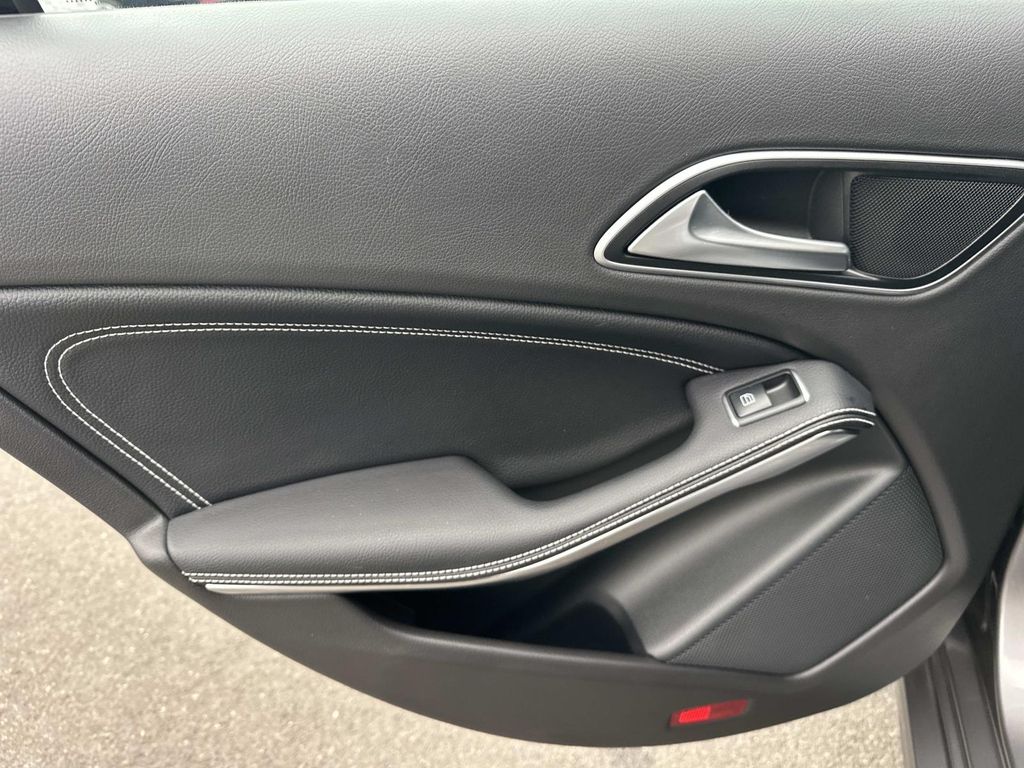 Thumbnail: 2019 Mercedes-Benz CLA - 26