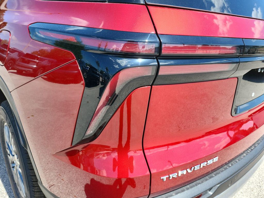 new 2026 Chevrolet Traverse car, priced at $39,695